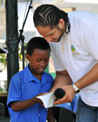 In Saint Lucia gaben Erwachsene ein gutes Beispiel, indem sie Jugendlichen halfen, den Weg zum Glücklichsein zu verwenden.